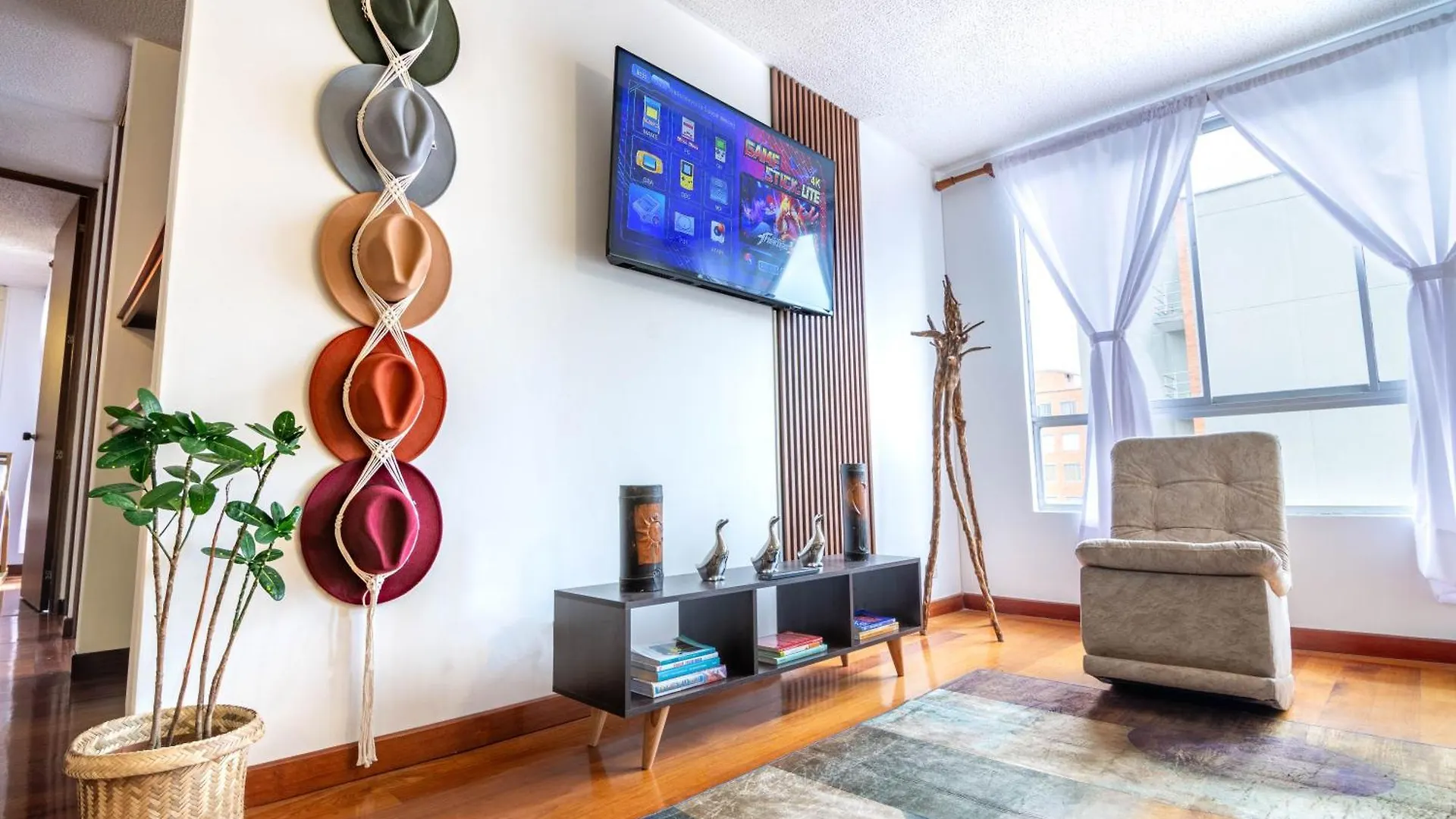 Apartment City Escape, Brand New Flat With Wooden Accent In Upper Class Neighborhood In Bogota